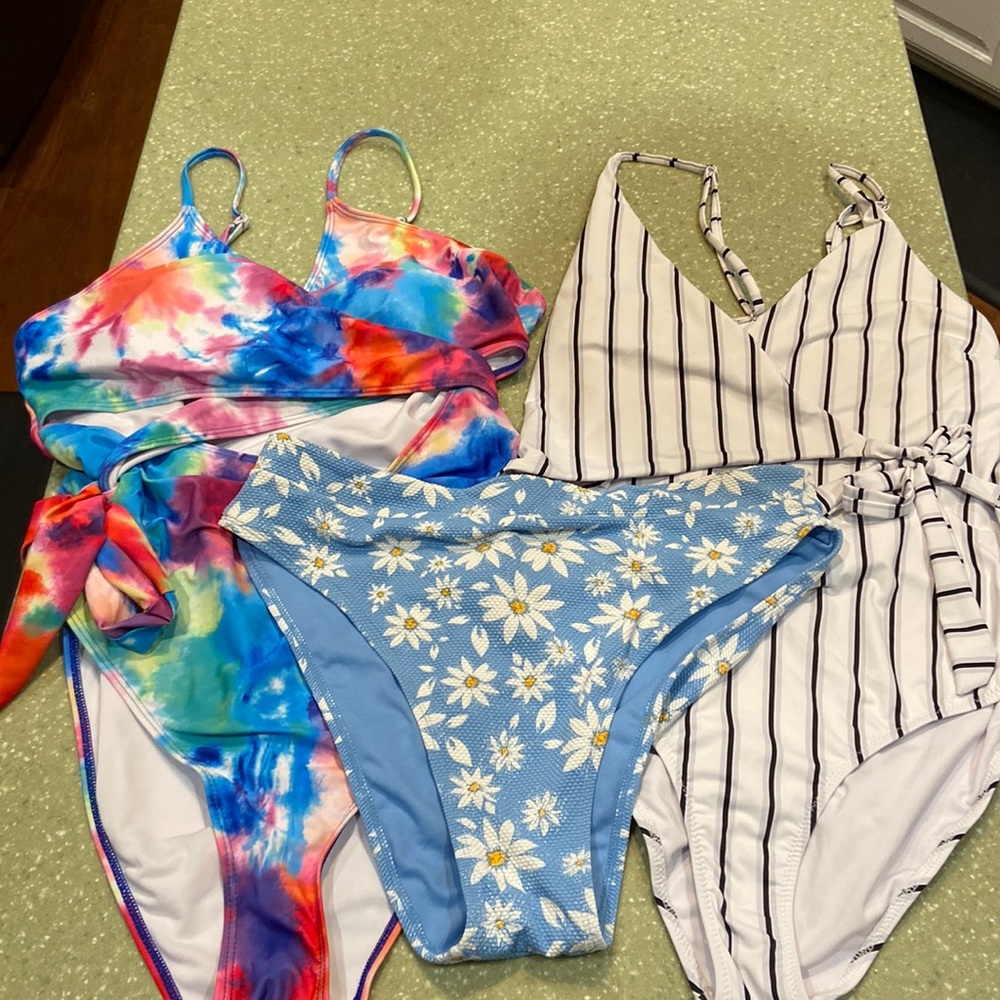 Cupshe XL swimsuits